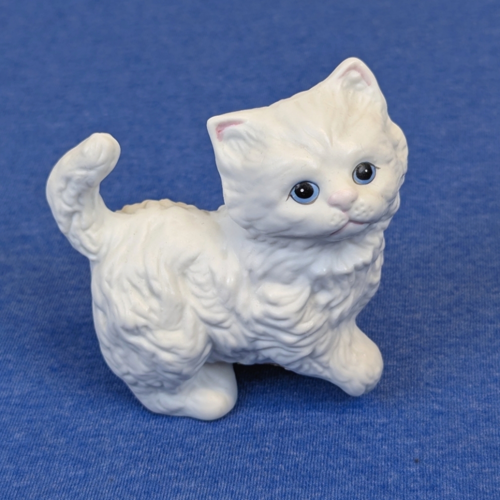 Vintage Kitten Cat Sculpture Homco Porcelain